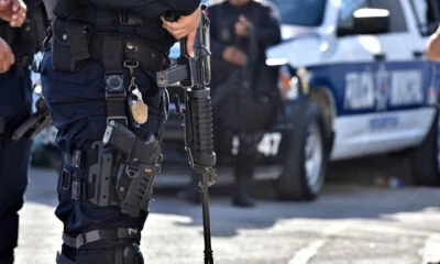 13 policias