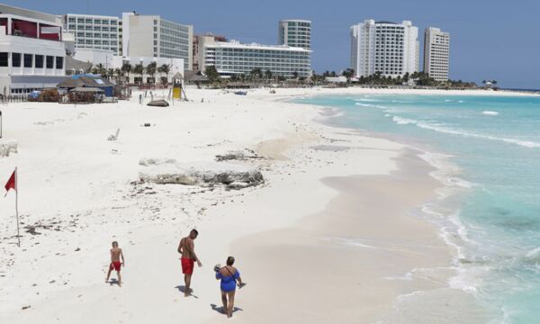 turistas cancun.jpg 551917905