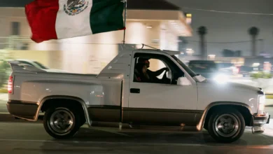 08immigration-protests-flags-01-ptwf-superJumbo