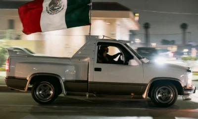 08immigration-protests-flags-01-ptwf-superJumbo