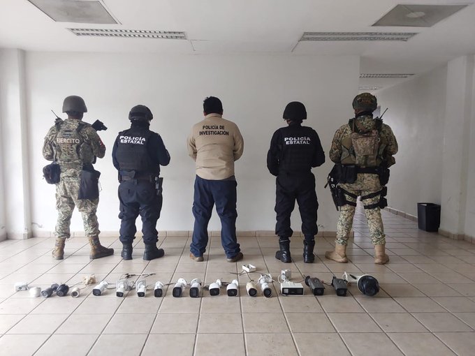 Gun rjLXoAA1TVj