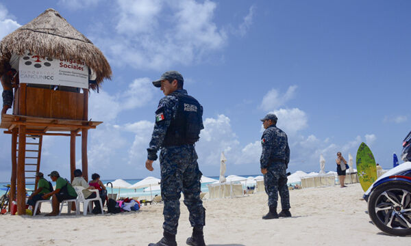 Cancun-playa-seguridad