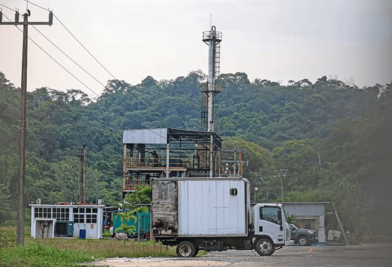 la mini refinerxa en coatzacoalcosx veracruz tambixn prestaba servicio de autotransporte de carga