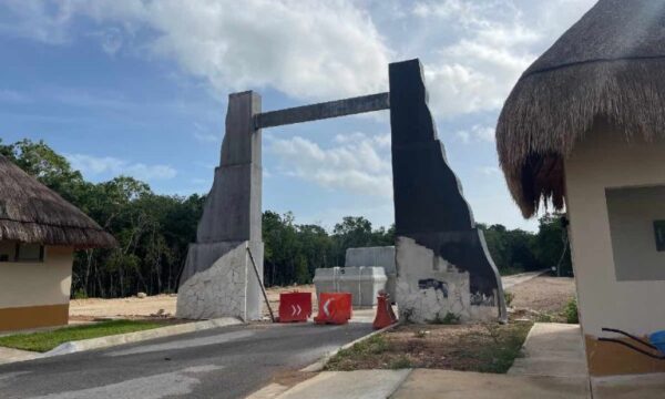Puerta_al-Mar-la-ofensiva-militar-sobre-la-selva-maya-768×512