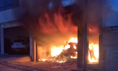 vehxculo_se_incendia_en_cochera_de_una_casa_en_culiacxn.jpg_172596871