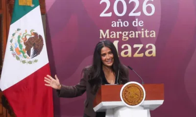 salma-hayek-visita-mexico-araceli salma-hayek-visita-mexico-araceli