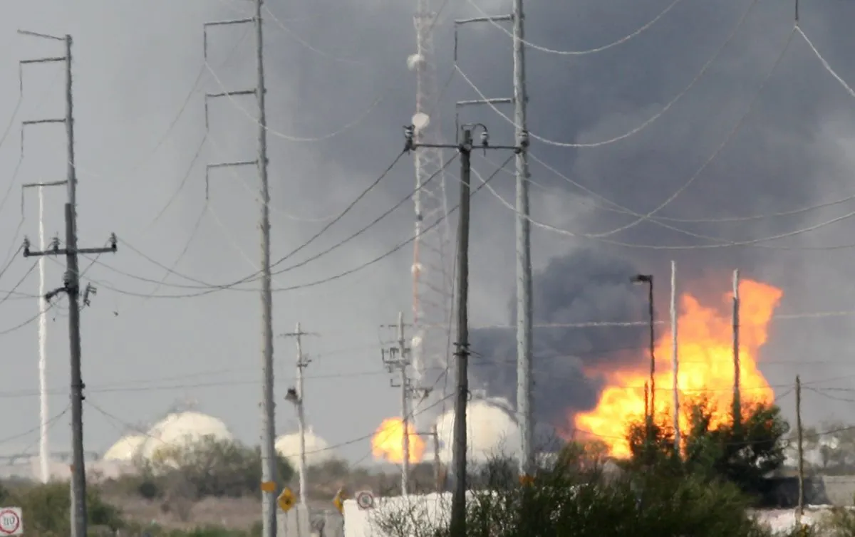 explota_la_refiner-a_de_pemex_-antonio_dovali_jaime-_en_salina_cruz-_hay_3_heridos.jpg_743168030