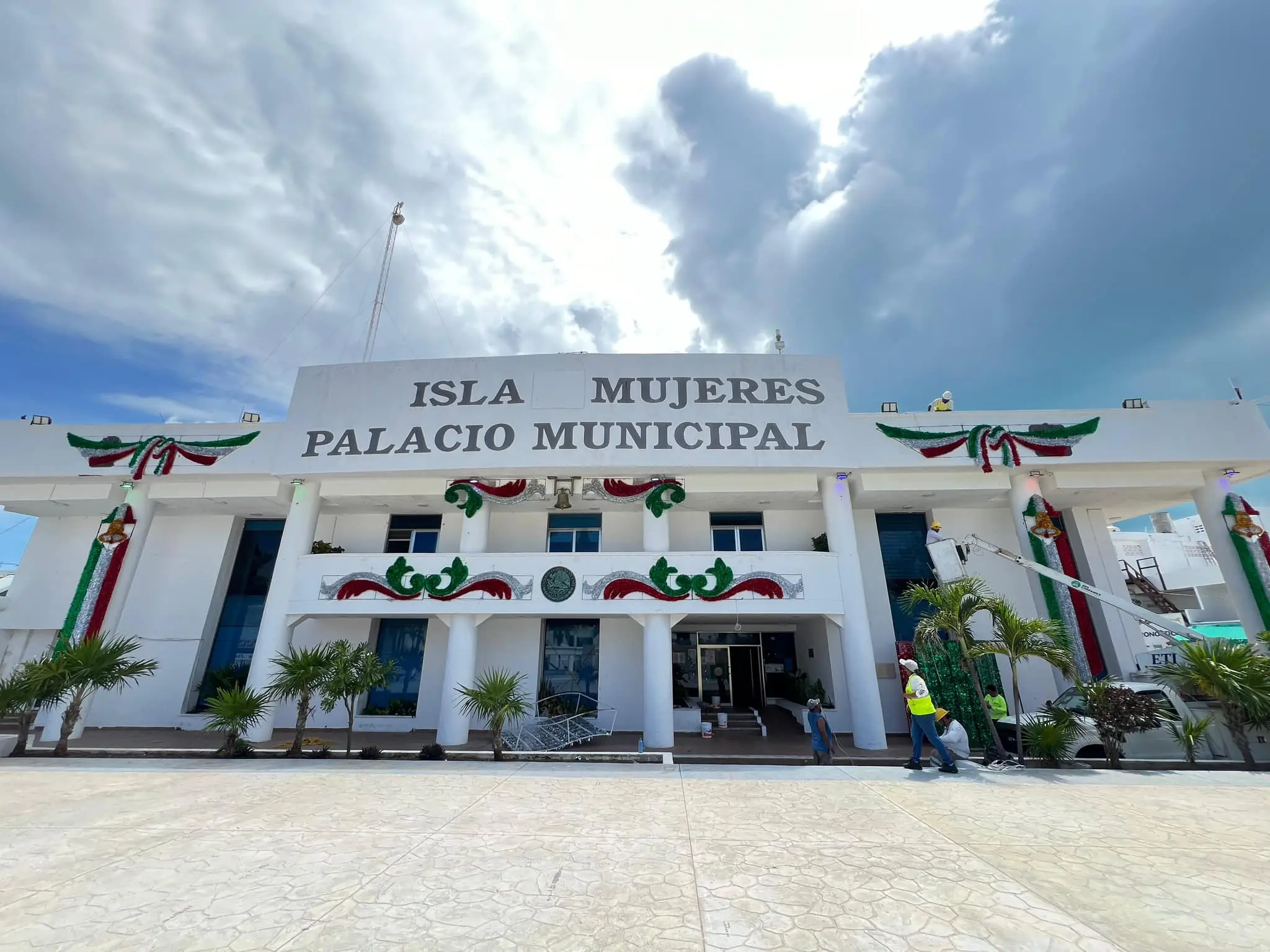 Isla-Mujeres-Palacion-2024-Grito-de-Independencia